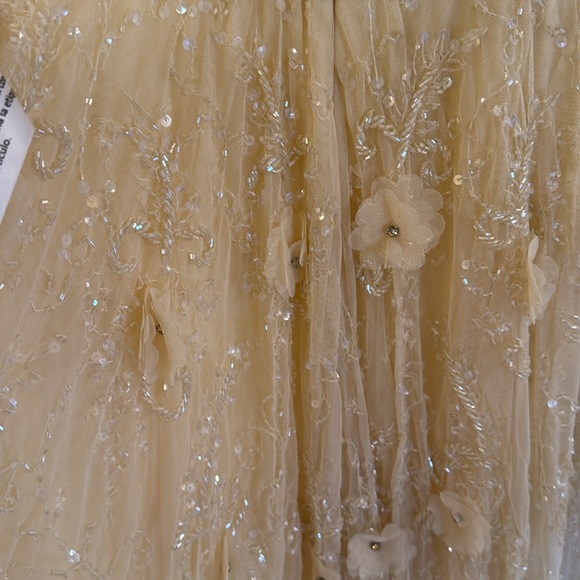 MAC DUGGAL
Embellished Illusion Cap Sleeve Gown - Picture 9 of 16